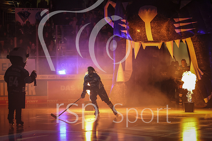 Eishockey - Herren - DEL - Playoffs - Spiel 5 - Saison 2022/2023 -   ERC Ingolstadt - DEG - Foto: Ralf Lüger