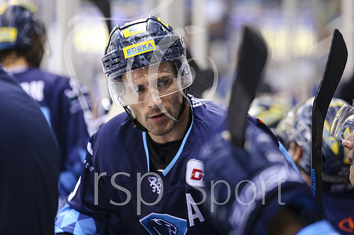 Eishockey - Herren - DEL - Saison 2019/2020, Spiel 8 - 4.10.2019 -  ERC Ingolstadt - Fischtowns Pinguins - Foto: Ralf Lüger