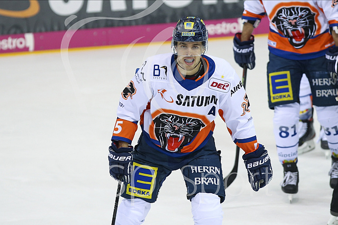 Eishockey - Herren - DEL - Saison 2019/2020 -  ERC Ingolstadt - Schwenninger Wildwings - Foto: Ralf Lüger