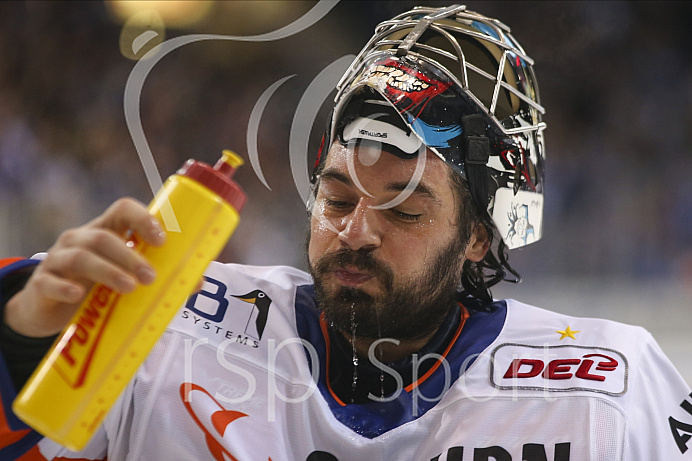 Eishockey - Herren - DEL - Saison 2019/2020 -  ERC Ingolstadt - Schwenninger Wildwings - Foto: Ralf Lüger