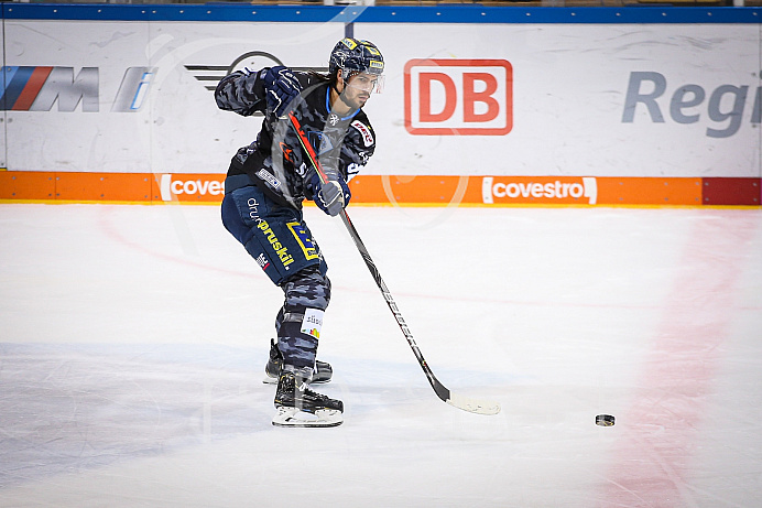 Eishockey - Herren - DEL - Saison 2019/2020 -   ERC Ingolstadt - Wolfsburg  - Foto: Ralf Lüger