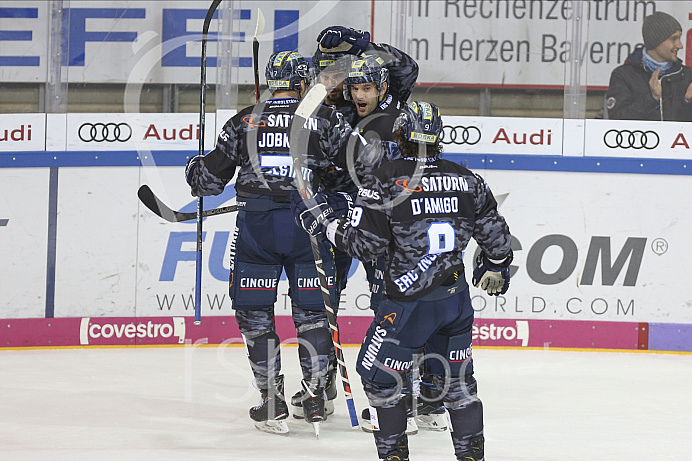 Eishockey - Herren - DEL - Saison 2019/2020 -  ERC Ingolstadt - Straubing Ice Tigers - Foto: Ralf Lüger