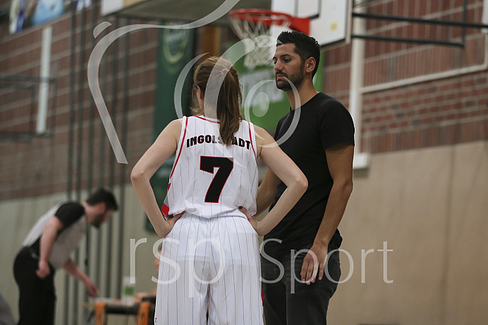 Basketball - Frauen - Bezirksoberliga - Saison 2018/2019 - Schanzer Baskets Ingolstadt (MTV) - TSV Gersthofen - 13.10.2018 -  Foto: Ralf L