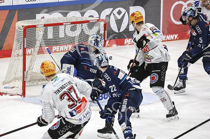 Eishockey - Herren - DEL - Saison 2021/2022 -   ERC Ingolstadt - Bremerhaven - Foto: Ralf Lüger