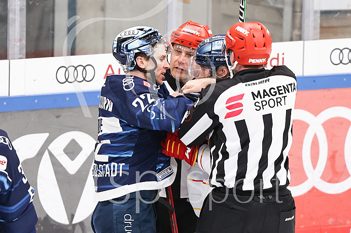 Eishockey - Herren - DEL - Saison 2021/2022 - ERC Ingolstadt - Düsseldorfer EG - Foto: Ralf Lüger Eishockey - Herren - DEL - Saison 2021/2022 - ERC Ingolstadt - Düsseldorfer EG - Foto: Ralf Lüger