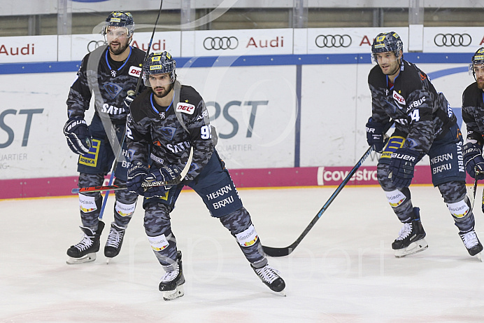 Eishockey - Herren - DEL - Saison 2019/2020 -  ERC Ingolstadt - Straubing Ice Tigers - Foto: Ralf Lüger