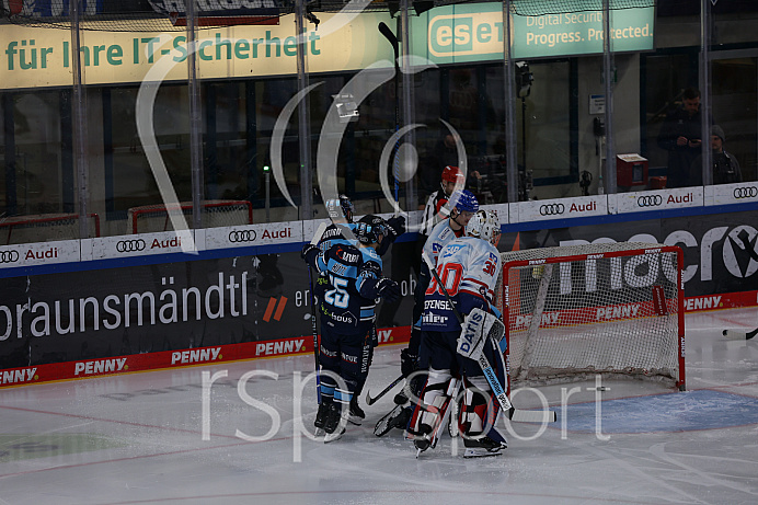 Eishockey - Herren - DEL - Playoff Halbfinale - Spiel 1 - Saison 2022/2023 -   ERC Ingolstadt - Adler Mannheim - Foto: Ralf Lüger