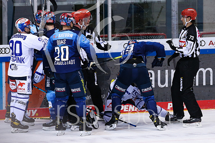 Eishockey - Herren - DEL - Saison 2020/2021 -   ERC Ingolstadt - Schwenningen  - Foto: Ralf Lüger