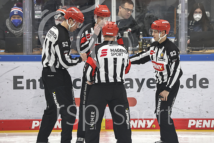 Eishockey - Herren - DEL - Saison 2021/2022 -   ERC Ingolstadt - Bremerhaven - Foto: Ralf Lüger