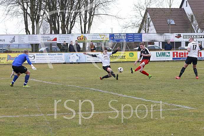 Fussball - Herren - Bezirksliaga / Bezirk Schwaben - Saison 2017/18 - FC Ehekirchen - TSV Offingen - Foto: Ralf Lüger