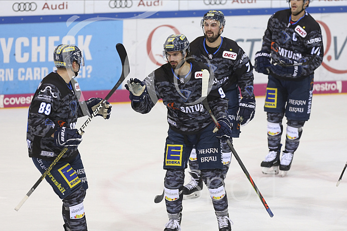Eishockey - Herren - DEL - Saison 2019/2020 -  ERC Ingolstadt - Straubing Ice Tigers - Foto: Ralf Lüger