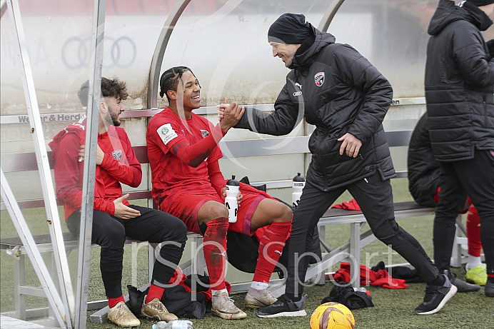 Fussball - A-Junioren Bundesliga - Ingolstadt - Saison 2019/2020 - FC Ingolstadt 04 - Greuther Fürth - 09.11.2019 -  Foto: Ralf Lüger Fussball - A-Junioren Bundesliga - Ingolstadt - Saison 2019/2020 - FC Ingolstadt 04 - Greuther Fürth - 09.11.2019 -  Foto: Ralf Lüger