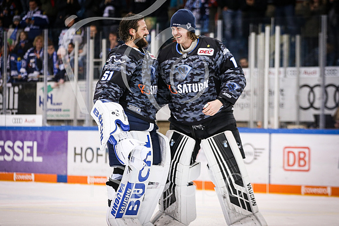 Eishockey - Herren - DEL - Saison 2019/2020 -   ERC Ingolstadt - Wolfsburg  - Foto: Ralf Lüger