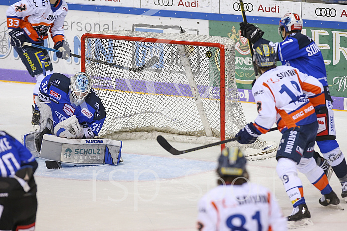 Eishockey - Herren - DEL - Saison 2019/2020 -  ERC Ingolstadt - Schwenninger Wildwings - Foto: Ralf Lüger