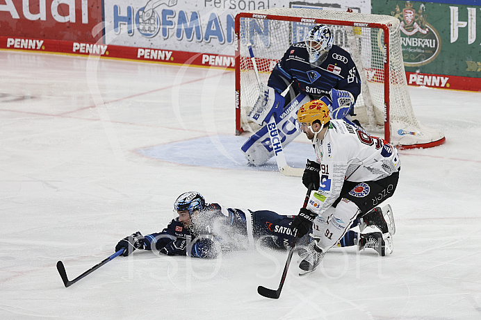 Eishockey - Herren - DEL - Saison 2021/2022 -   ERC Ingolstadt - Bremerhaven - Foto: Ralf Lüger