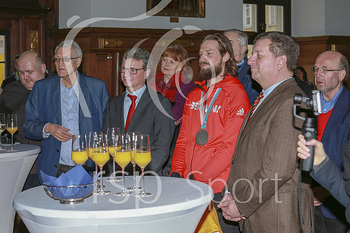 Olympia-Feier am 3.03.18 in Deggendorf für Timo Pielmeier (#51 Torwart ERC) Olympia-Feier am 3.03.18 in Deggendorf für Timo Pielmeier (#51 Torwart ERC)