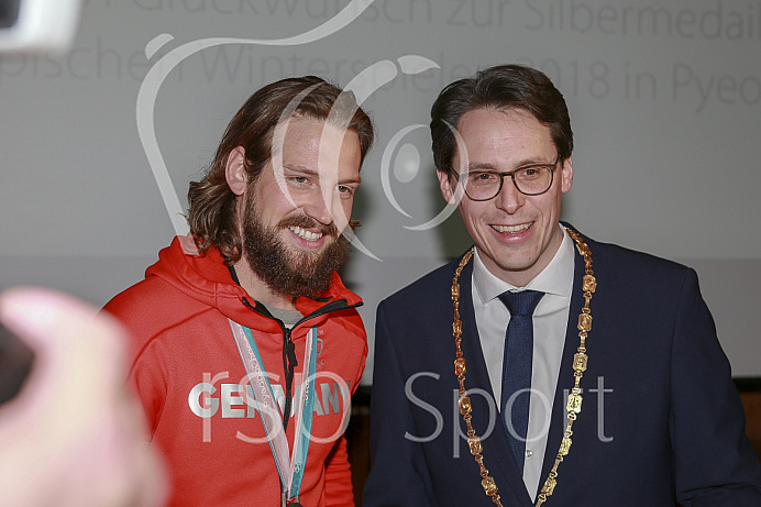 Olympia-Feier am 3.03.18 in Deggendorf für Timo Pielmeier (#51 Torwart ERC)