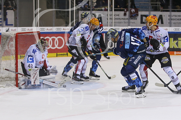 Eishockey - Herren - DEL - Saison 2019/2020, Spiel 8 - 4.10.2019 -  ERC Ingolstadt - Fischtowns Pinguins - Foto: Ralf Lüger