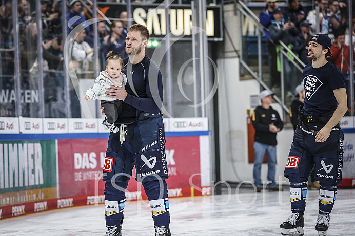 Eishockey - Herren - DEL - Playoffs - Spiel 5 - Saison 2022/2023 -   ERC Ingolstadt - DEG - Foto: Ralf Lüger