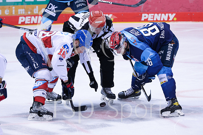 Eishockey - Herren - DEL - Saison 2020/2021 -   ERC Ingolstadt - Adler Mannheim - Foto: Ralf Lüger