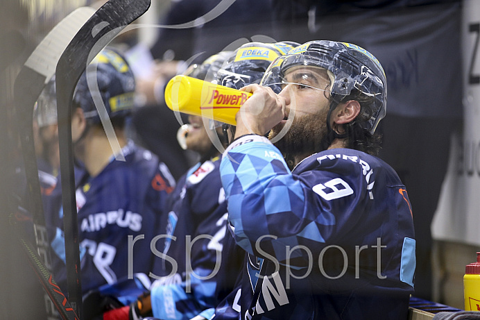 Eishockey - Herren - DEL - Saison 2019/2020, Spiel 8 - 4.10.2019 -  ERC Ingolstadt - Fischtowns Pinguins - Foto: Ralf Lüger