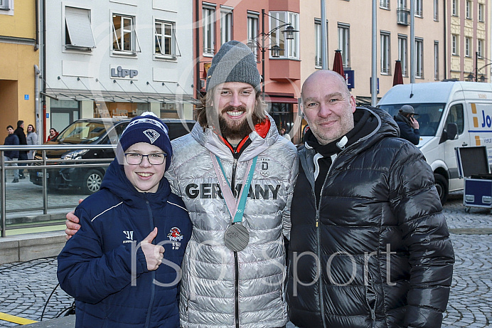 Olympia-Feier am 3.03.18 in Deggendorf für Timo Pielmeier (#51 Torwart ERC)