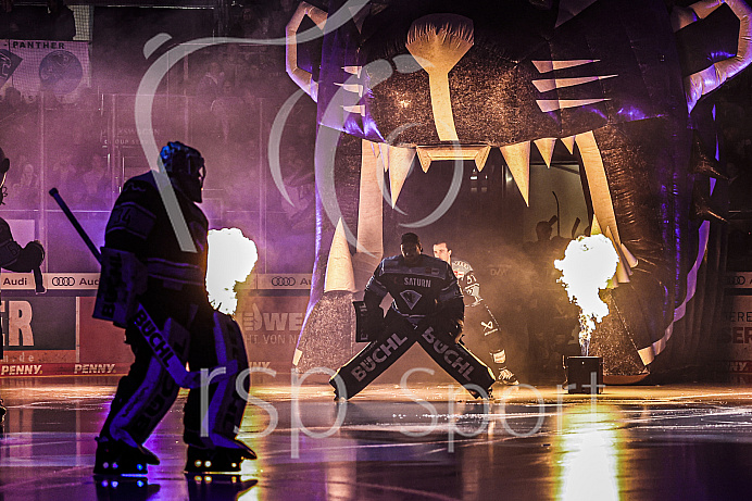 Eishockey - Herren - DEL - Playoffs - Spiel 5 - Saison 2022/2023 - ERC Ingolstadt - DEG - Foto: Ralf Lüger Eishockey - Herren - DEL - Playoffs - Spiel 5 - Saison 2022/2023 - ERC Ingolstadt - DEG - Foto: Ralf Lüger