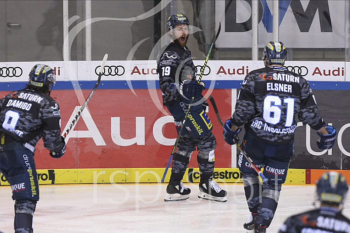 Eishockey - Herren - DEL - Saison 2019/2020 -  ERC Ingolstadt - Straubing Ice Tigers - Foto: Ralf Lüger