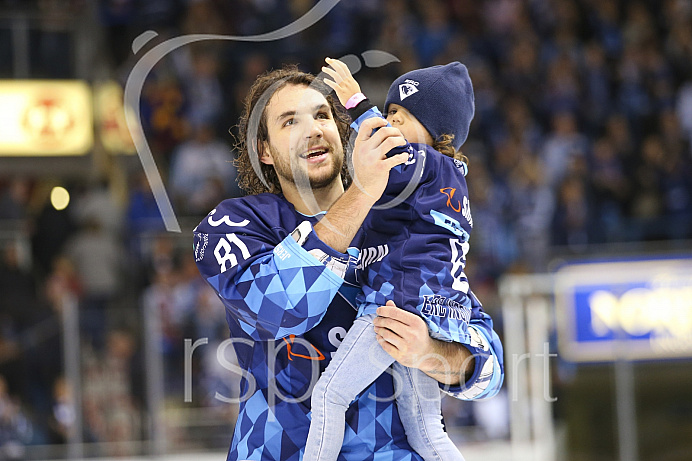 Eishockey - Herren - DEL - Saison 2019/2020, Spiel 8 - 4.10.2019 -  ERC Ingolstadt - Fischtowns Pinguins - Foto: Ralf Lüger