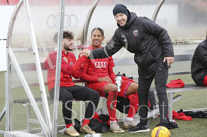 Fussball - A-Junioren Bundesliga - Ingolstadt - Saison 2019/2020 - FC Ingolstadt 04 - Greuther Fürth - 09.11.2019 -  Foto: Ralf Lüger