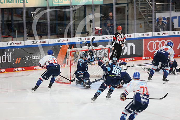 Eishockey - Herren - DEL - Playoff Halbfinale - Spiel 1 - Saison 2022/2023 -   ERC Ingolstadt - Adler Mannheim - Foto: Ralf Lüger