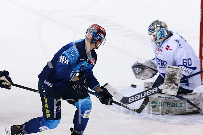 Eishockey - Herren - DEL - Saison 2020/2021 -   ERC Ingolstadt - Schwenningen  - Foto: Ralf Lüger