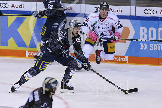 Eishockey - Herren - DEL - Saison 2019/2020 -  ERC Ingolstadt - Eisbären Berlin - Foto: Ralf Lüger