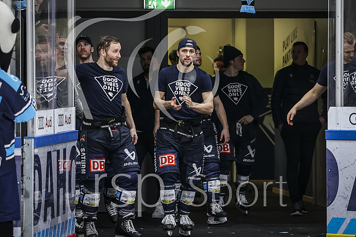 Eishockey - Herren - DEL - Playoffs - Spiel 5 - Saison 2022/2023 -   ERC Ingolstadt - DEG - Foto: Ralf Lüger