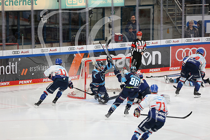 Eishockey - Herren - DEL - Playoff Halbfinale - Spiel 1 - Saison 2022/2023 -   ERC Ingolstadt - Adler Mannheim - Foto: Ralf Lüger