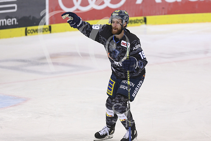 Eishockey - Herren - DEL - Saison 2019/2020 -  ERC Ingolstadt - Straubing Ice Tigers - Foto: Ralf Lüger