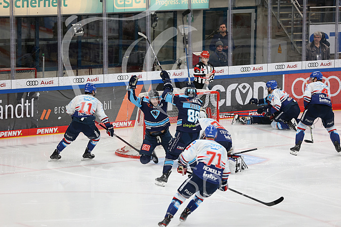 Eishockey - Herren - DEL - Playoff Halbfinale - Spiel 1 - Saison 2022/2023 -   ERC Ingolstadt - Adler Mannheim - Foto: Ralf Lüger