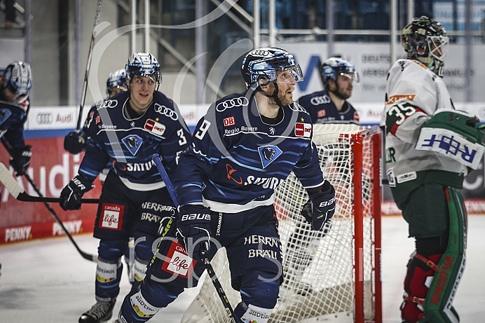 Eishockey - Herren - DEL - Saison 2021/2022 -   ERC Ingolstadt - Augsburger EV - Foto: Ralf Lüger
