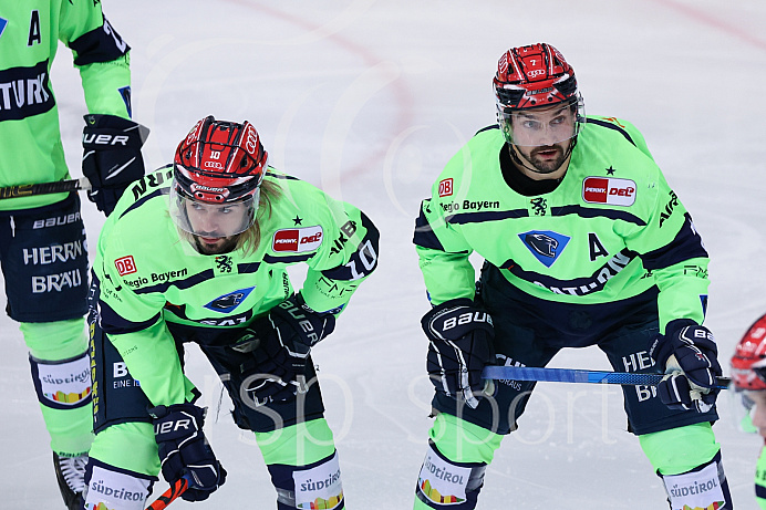 Eishockey - Herren - DEL - Saison 2020/2021 -   ERC Ingolstadt - Straubing Tigers - Foto: Ralf Lüger