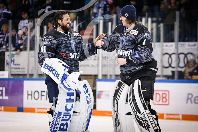 Eishockey - Herren - DEL - Saison 2019/2020 -   ERC Ingolstadt - Wolfsburg  - Foto: Ralf Lüger