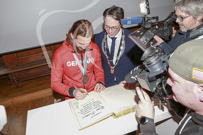 Olympia-Feier am 3.03.18 in Deggendorf für Timo Pielmeier (#51 Torwart ERC)