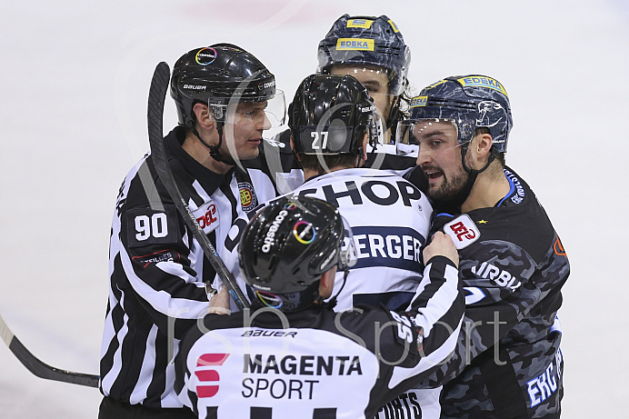 Eishockey - Herren - DEL - Saison 2019/2020 -  ERC Ingolstadt - Straubing Ice Tigers - Foto: Ralf Lüger