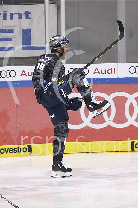 Eishockey - Herren - DEL - Saison 2019/2020 -  ERC Ingolstadt - Straubing Ice Tigers - Foto: Ralf Lüger