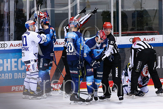 Eishockey - Herren - DEL - Saison 2020/2021 -   ERC Ingolstadt - Schwenningen  - Foto: Ralf Lüger