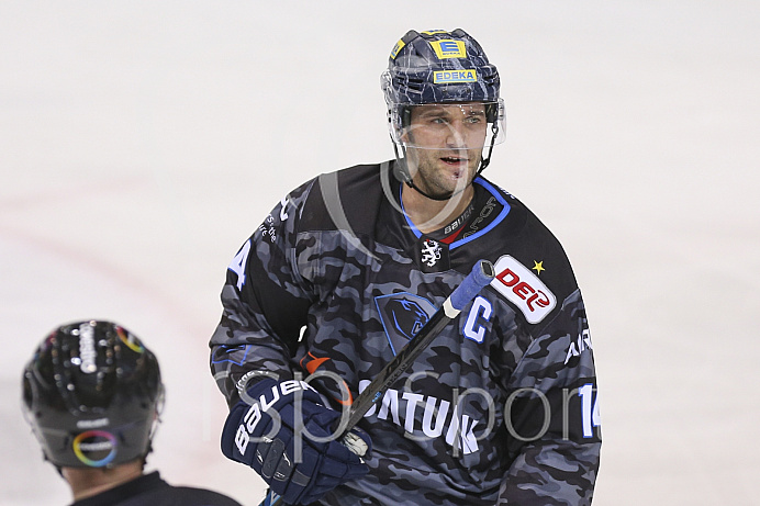 Eishockey - Herren - DEL - Saison 2019/2020 -  ERC Ingolstadt - Straubing Ice Tigers - Foto: Ralf Lüger