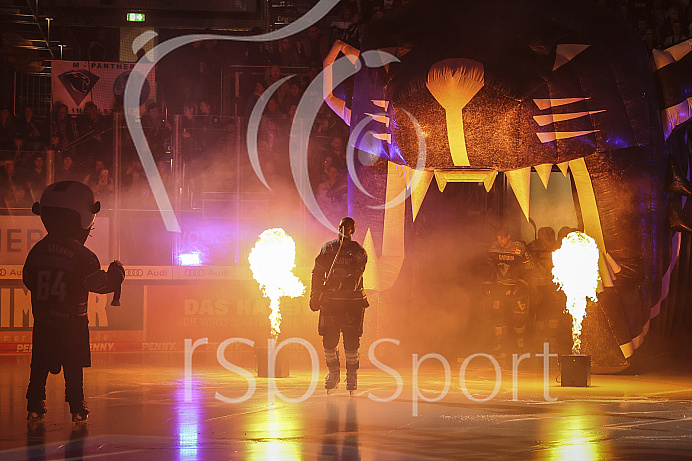 Eishockey - Herren - DEL - Playoffs - Spiel 5 - Saison 2022/2023 -   ERC Ingolstadt - DEG - Foto: Ralf Lüger